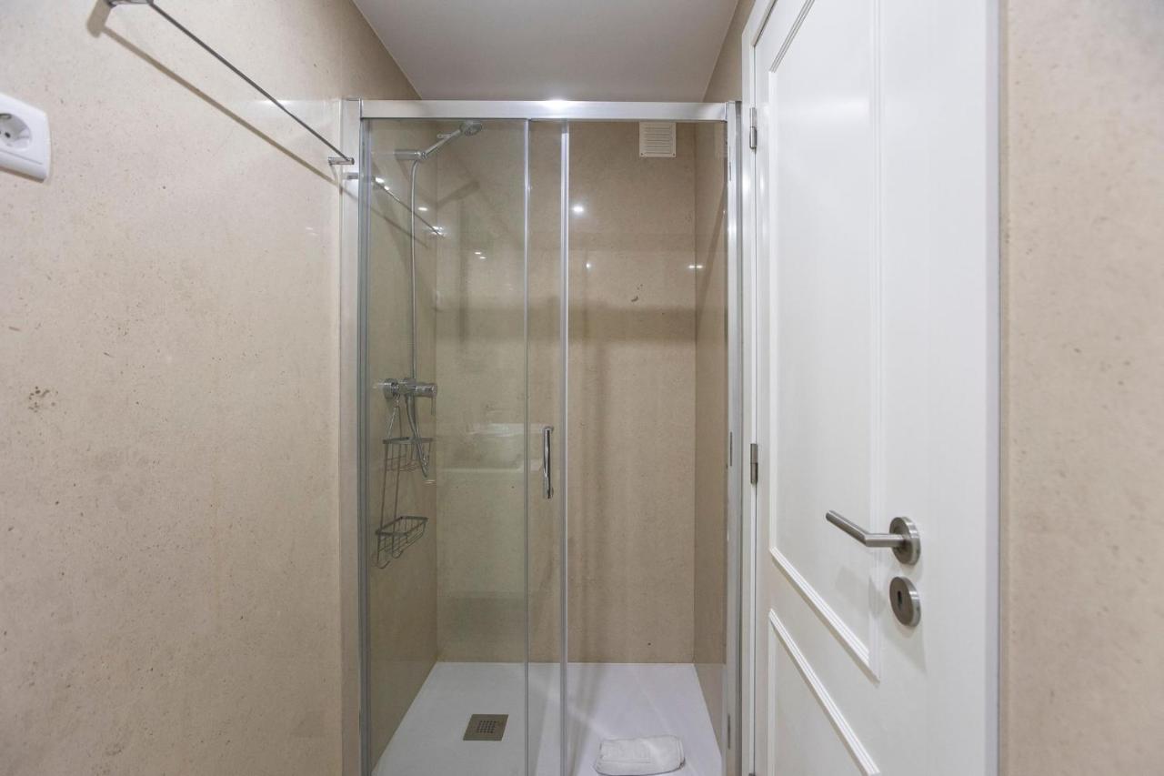 City Center 2Br Flat W/ Ac By Lovelystay 포르투 외부 사진