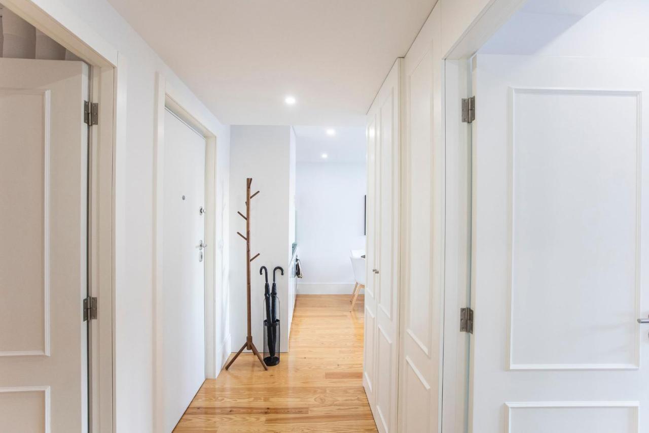 City Center 2Br Flat W/ Ac By Lovelystay 포르투 외부 사진